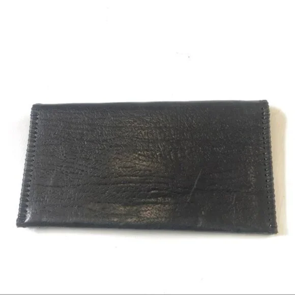 Black embossed leather like clutch - Picture 6 of 7